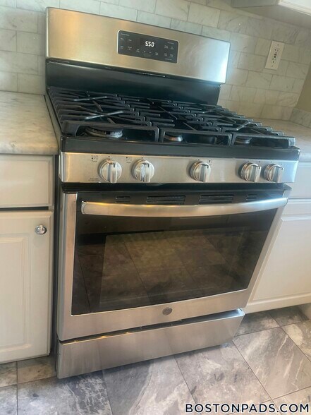 Building Photo - 15 N Beacon St