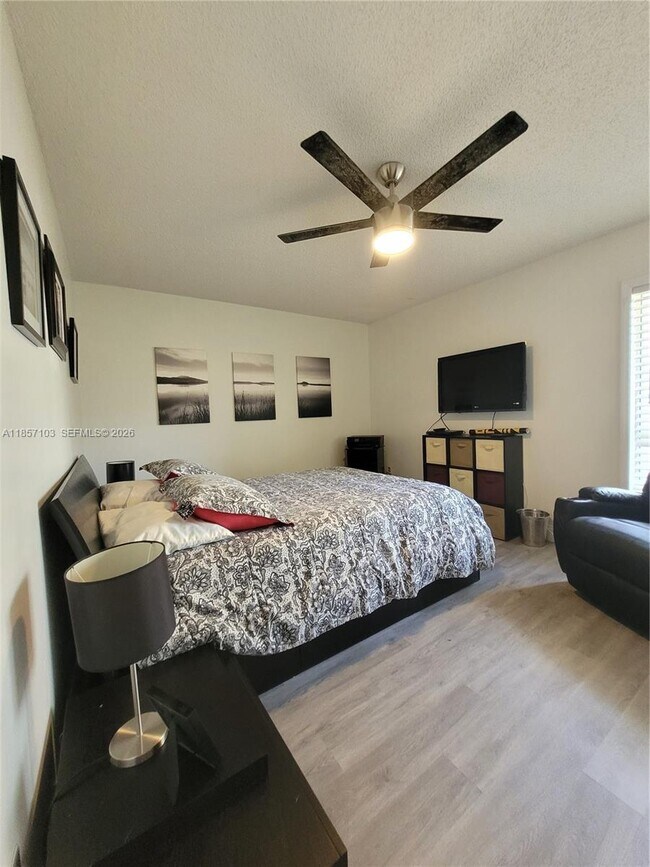 Building Photo - 4375 White Pine Ave