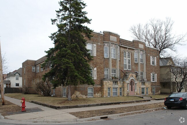 Primary Photo - 2701 Grand Ave S