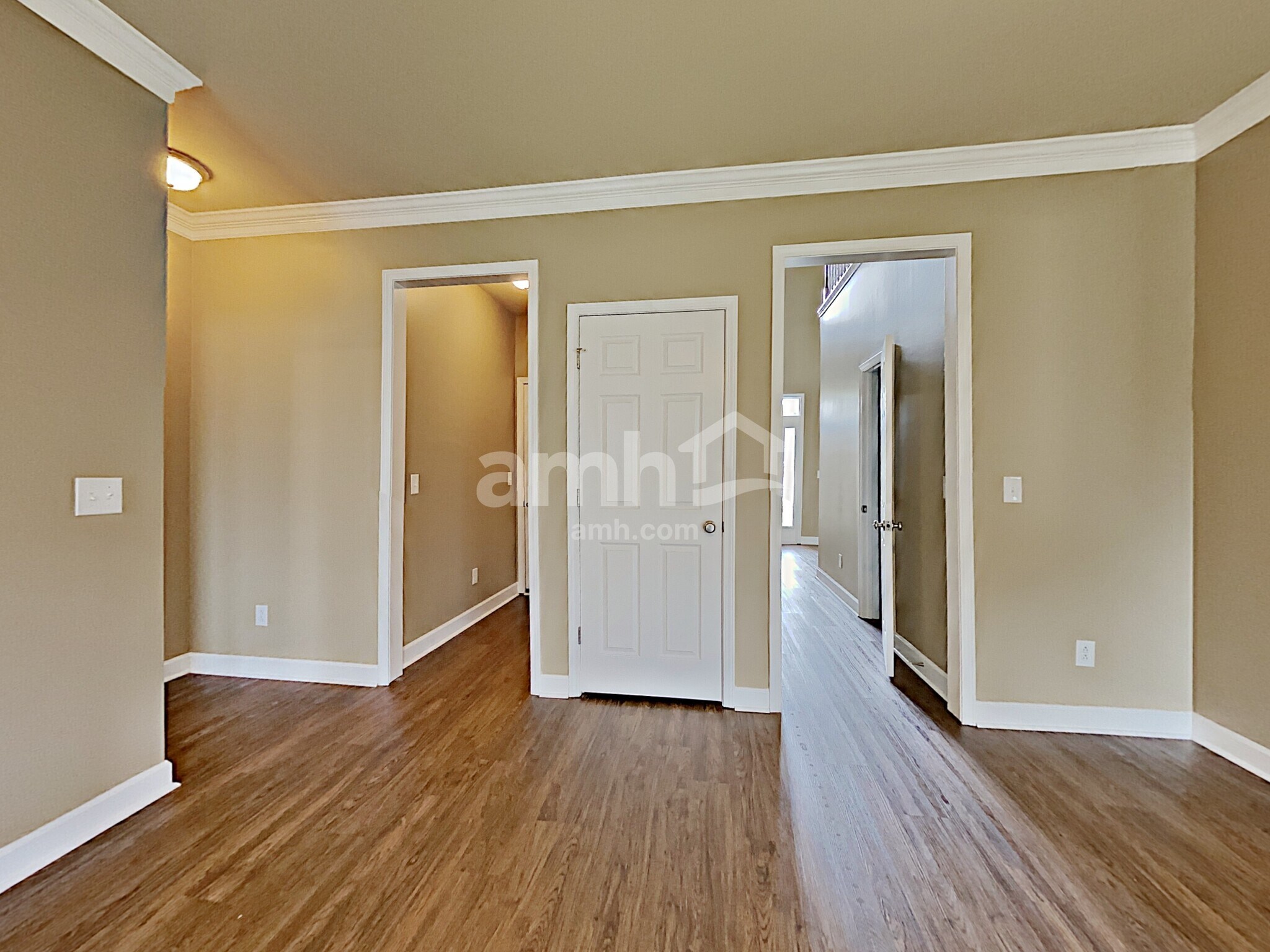 Building Photo - 1017 Aenon Cir