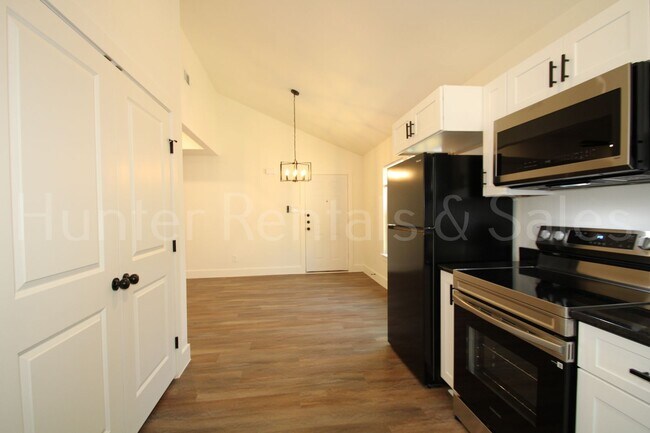 Building Photo - 1809 Elkins Ave