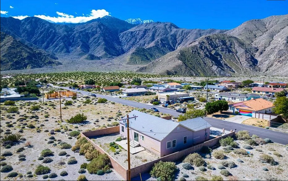 Building Photo - 15780 Coral St
