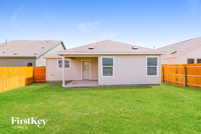 Building Photo - 10650 Vinateros Dr