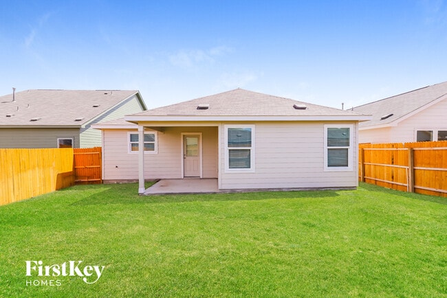 Building Photo - 10650 Vinateros Dr