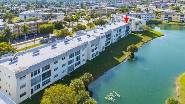 Building Photo - 8300 Sunrise Lakes Blvd
