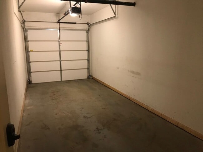 Building Photo - 2715 Bobcat Dr