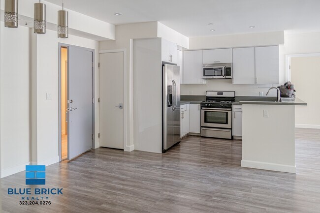 Building Photo - 4305 Laurel Canyon Blvd