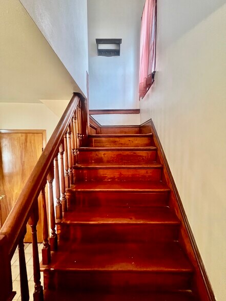 Building Photo - 5432 25th Ave