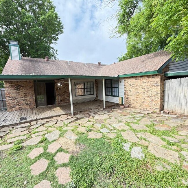Building Photo - 1721 Brazoria Dr