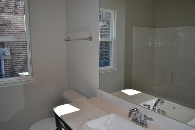 Building Photo - Gorgeous 4-bedroom home!