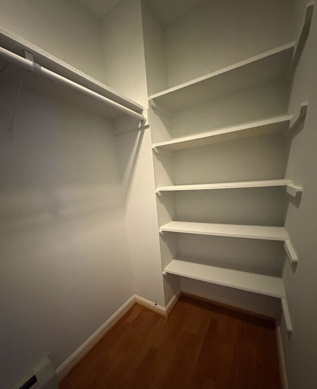 Building Photo - Spacious 3 Bedroom, 2 Bath Townhouse with In-Unit Laundry in Lowell, MA