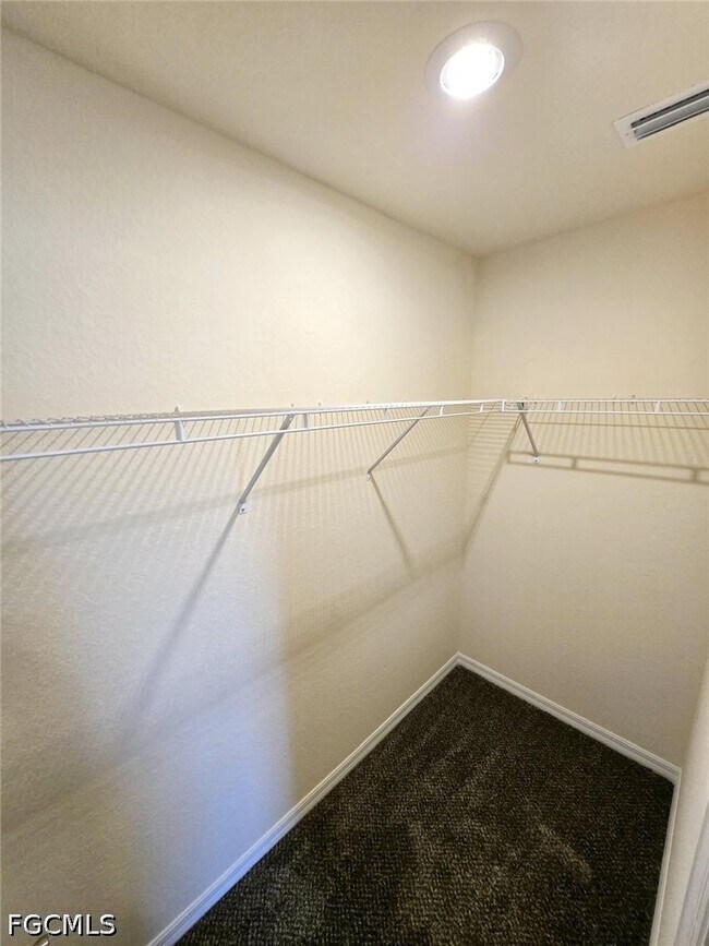 Building Photo - 1117 Solar Ct