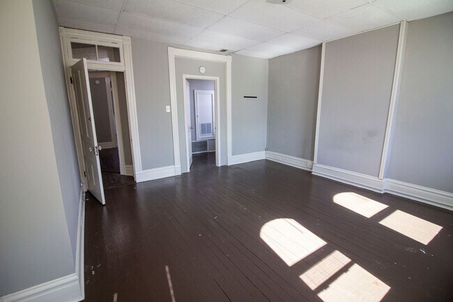 Building Photo - 4265 Oleatha Ave