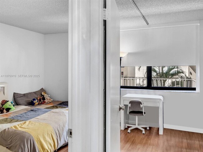 Building Photo - 20401 NE 30th Ave