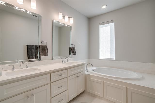 Building Photo - 6334 Oakbend Cir