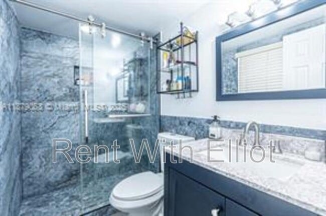 Building Photo - 1425 Arthur St