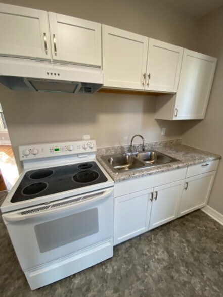 Building Photo - 5390 Fischer St
