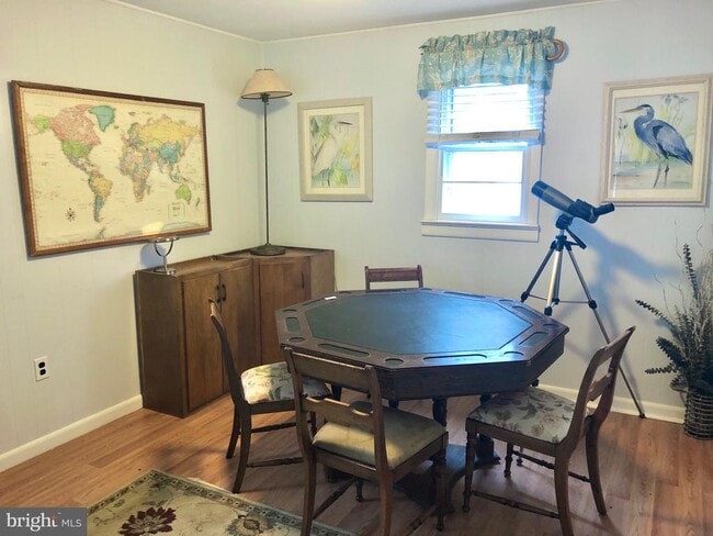 Building Photo - 332 Arbutus Dr