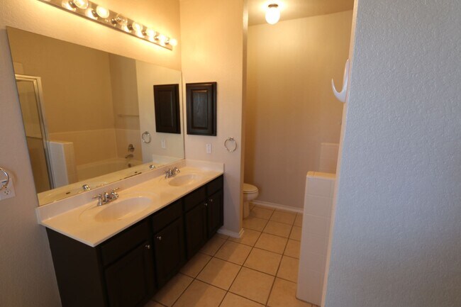 Building Photo - 25522 Echo Springs