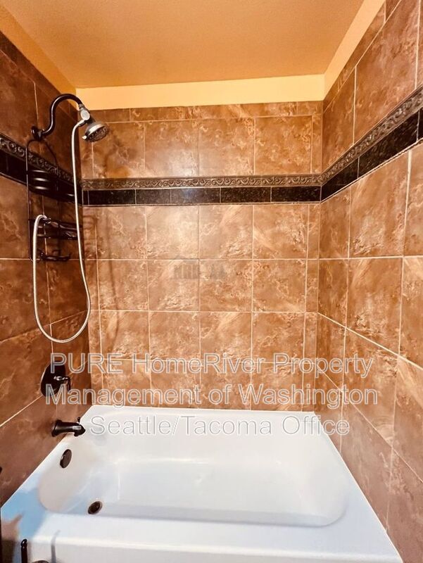Building Photo - 4215 N Vassault St