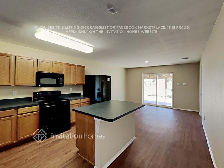 Building Photo - 1852 Village Park Trail