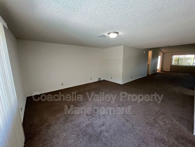 Building Photo - 567 N Hermosa Dr