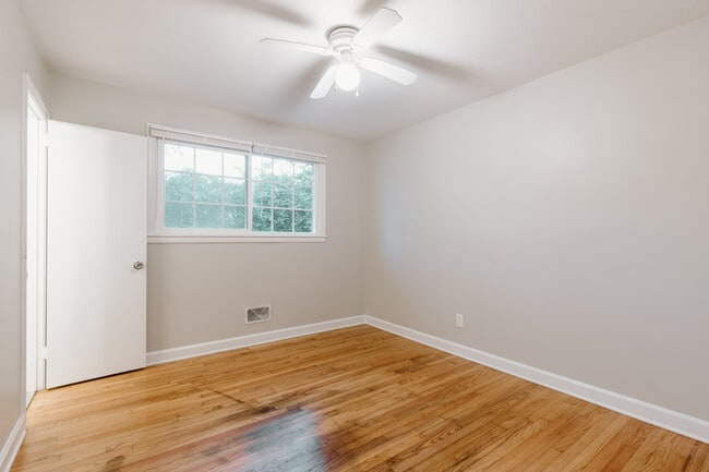 Bedroom 3 - 5 W Gantt Cir