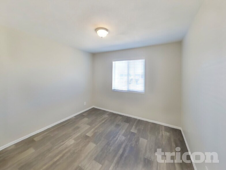 Building Photo - 459 S Johnson