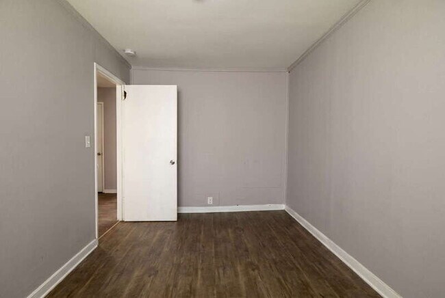 Building Photo - 431 Bussey Ave