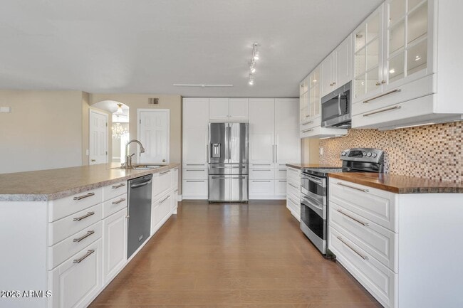 Building Photo - 2092 E 36th Ave