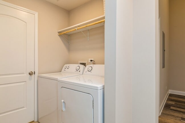 Building Photo - 174 McHenry Ave