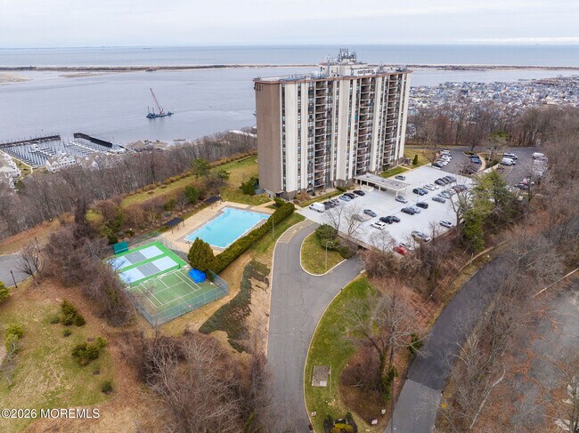 Building Photo - 1 Scenic Dr
