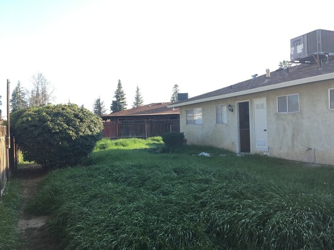 Building Photo - House