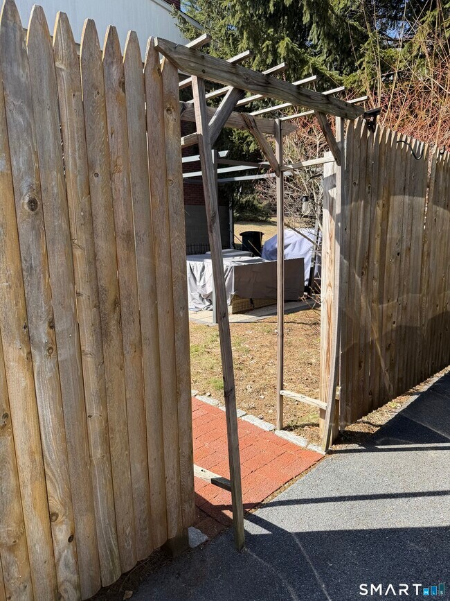 Building Photo - 469 Bantam Rd