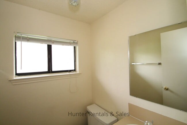 Building Photo - Two-Story Delight!