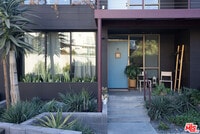 Building Photo - 2811 Waverly Dr