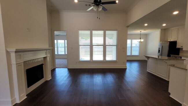 Building Photo - 4bed/3bath single story home in Denham Springs!
