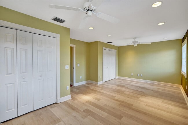 Building Photo - 10902 Tamoron Ln