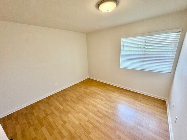 Building Photo - 7958 Mission Center Ct