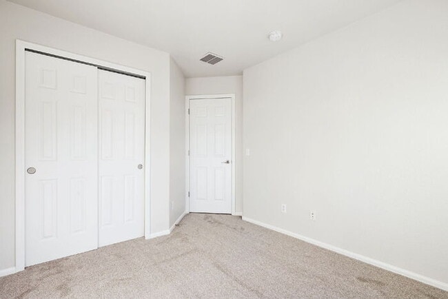 Building Photo - Updated Townhome with Pikes Peak Views | Free January Rent + $500 Off February