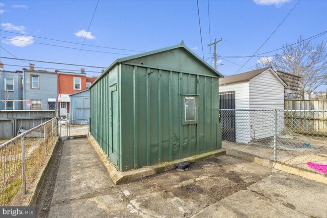 Building Photo - 2847 Lake Ave