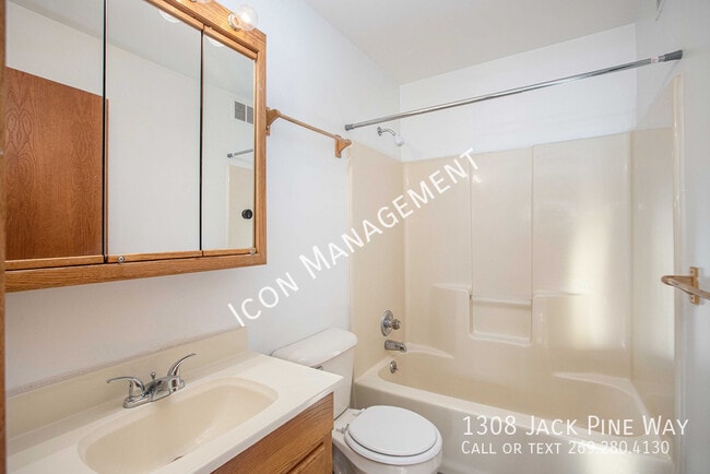 Building Photo - 1308 Jack Pine Way