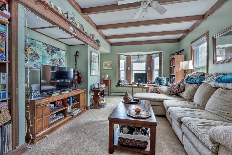 Primary Photo - 64 Granville Ave