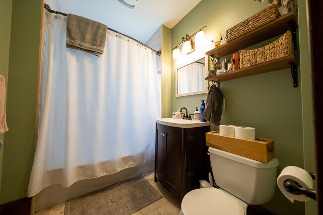 Building Photo - 817 Central Ave W