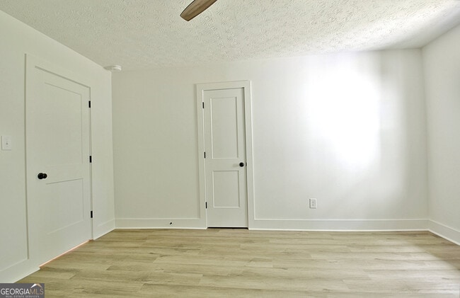 Building Photo - 105 Rose Ct