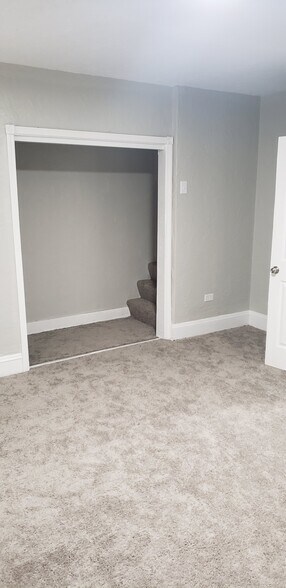 Building Photo - 535 Shelbourne Ave