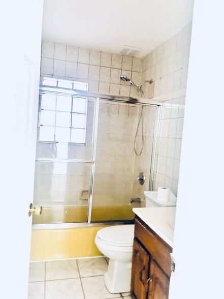 Building Photo - 3809 Review Pl