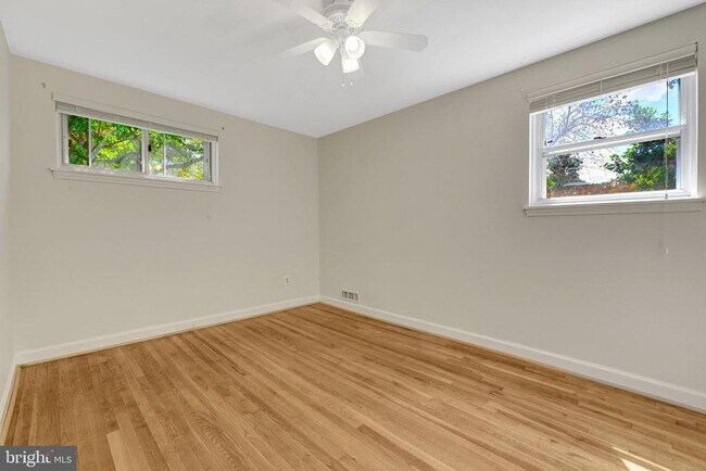 Building Photo - 6903 Fern Ln