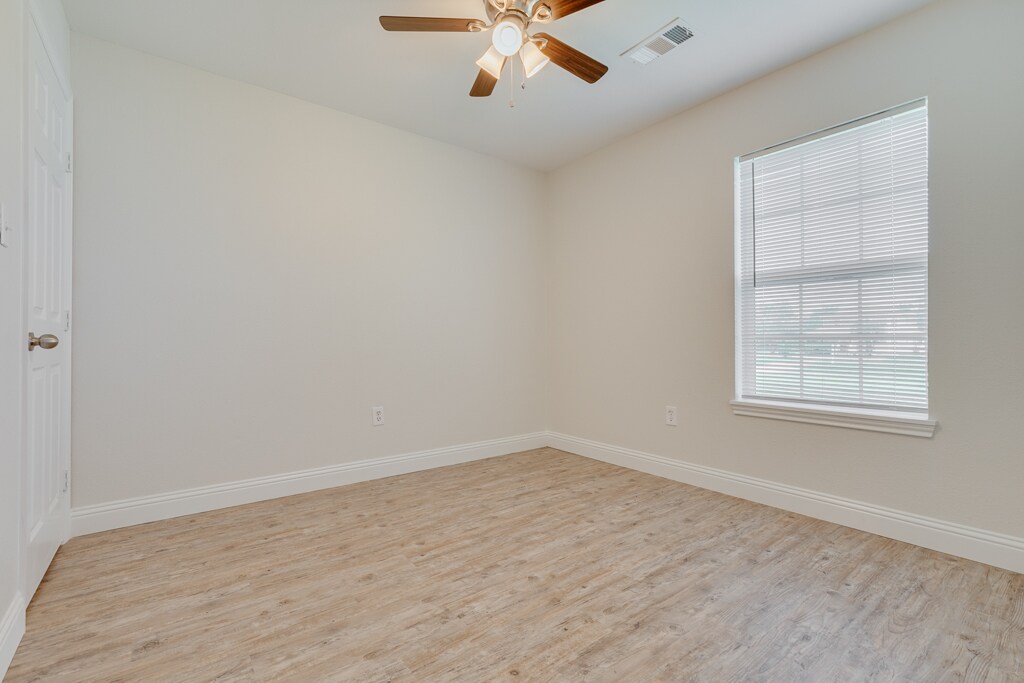 Building Photo - 380 Railroad Ave