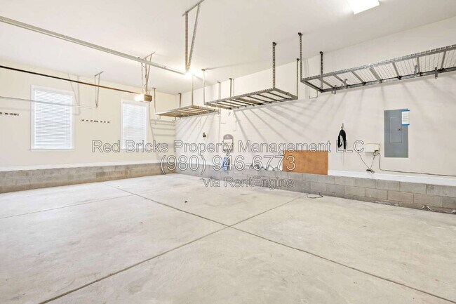 Building Photo - 4004 Petersburg Dr